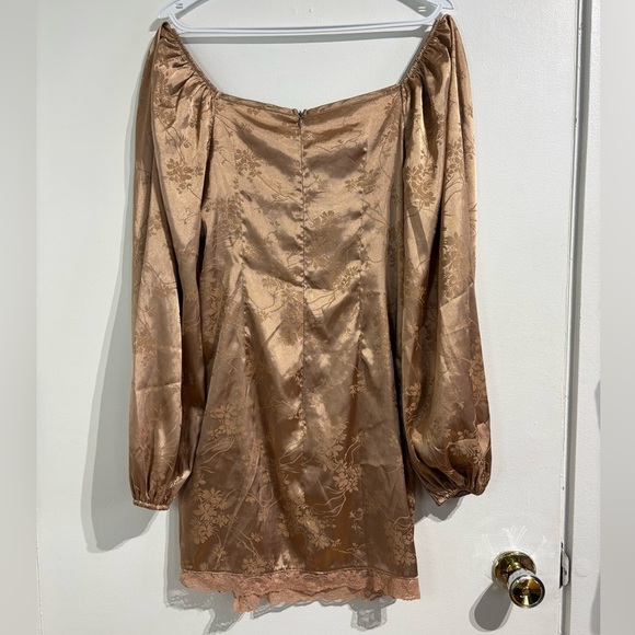 🎉4/30$🎉 SHEIN Rose Gold Satin Off-Shoulder Dress ✨ - Picture 6 of 6